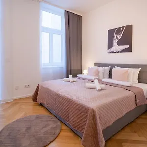 Sweet - , Viena Austria